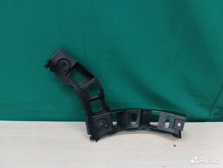 Направляющая заднего бампера Фольксваген Тигуан