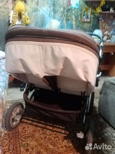 Коляска двойная