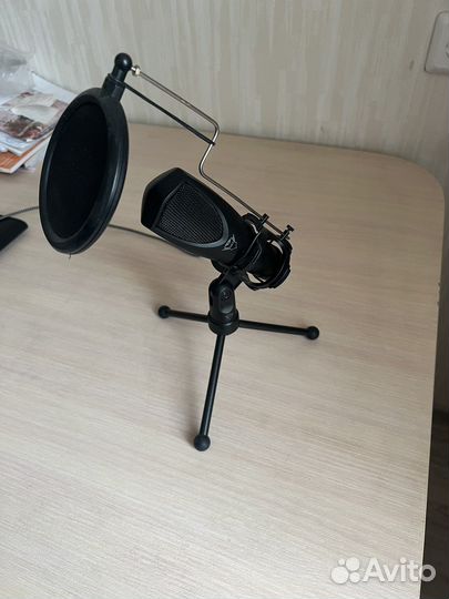 Микрофон для стриминга Trust Mantis GXT 232