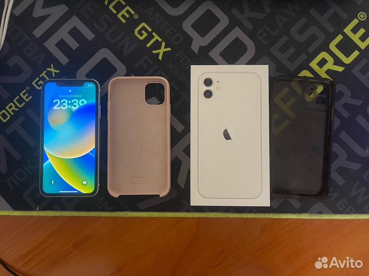iPhone 11, 64 ГБ