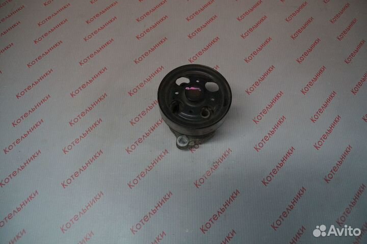 Nissan 21010-6N225 Насос водяной