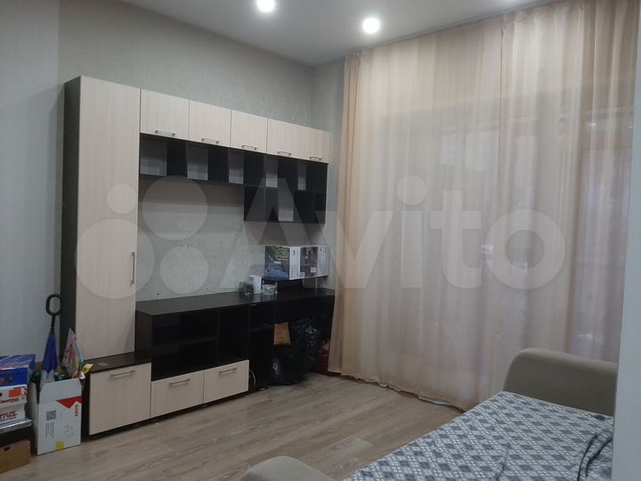 2-к. квартира, 40 м², 1/17 эт.