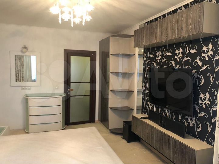 2-к. квартира, 65 м², 13/25 эт.