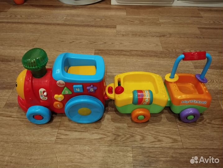 Паровозик fisher price