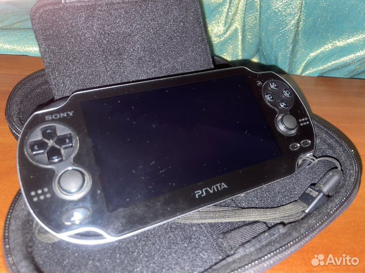 Sony playstation Vita с оригинальным чехлом