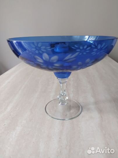 Ваза на ножке