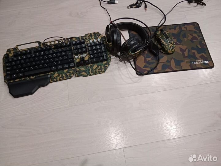 Клавиатура, мышь, коврик, наушники с микрофоном