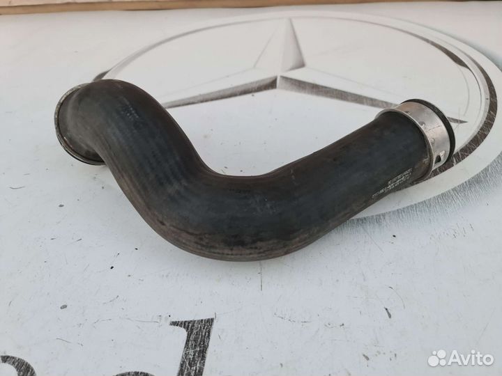 Патрубок интеркуллера левый Mercedes W211 M271