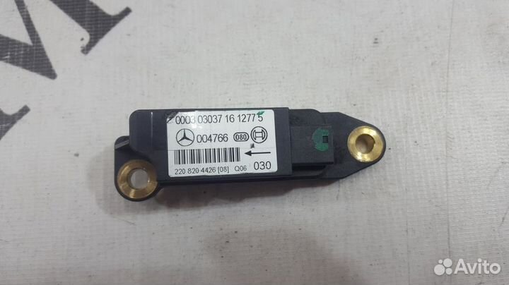 Датчик удара на Mercedes-Benz R230 SL55 AMG