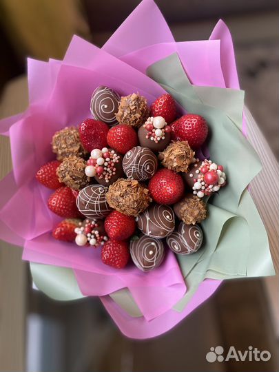 Вкусный клубничный букет 