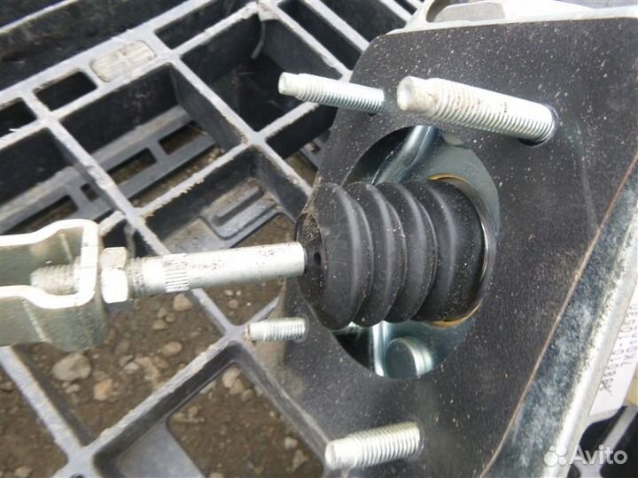 Главный тормозной цилиндр Lexus Ls600Hl UVF46