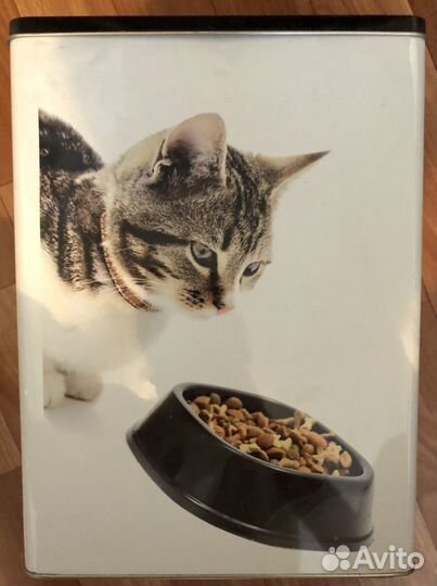 Контейнер для хранения корма для животгых