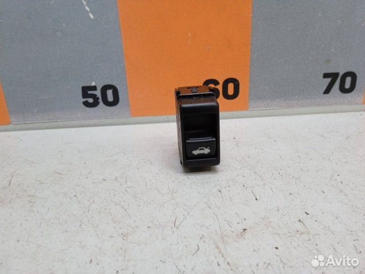 Кнопка открывания багажника Nissan Teana J32 2.5