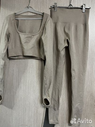 Спортивный костюм женский