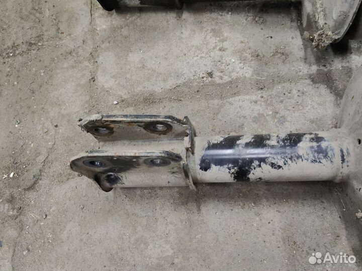 Стойка передняя Renault Logan 1