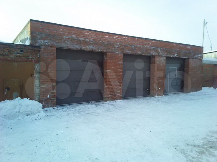 Гараж, > 30 м²