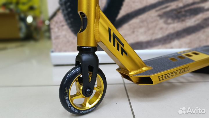 Трюковой самокат tech team