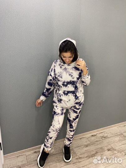 Спортивный костюм женский