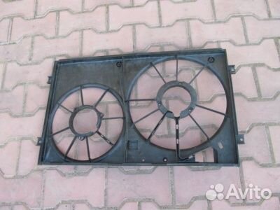 Диффузор дополнительного радиатора Audi