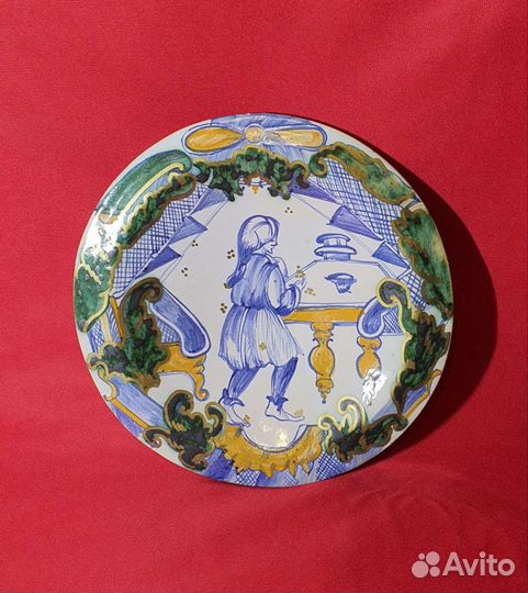 Настенная тарелка