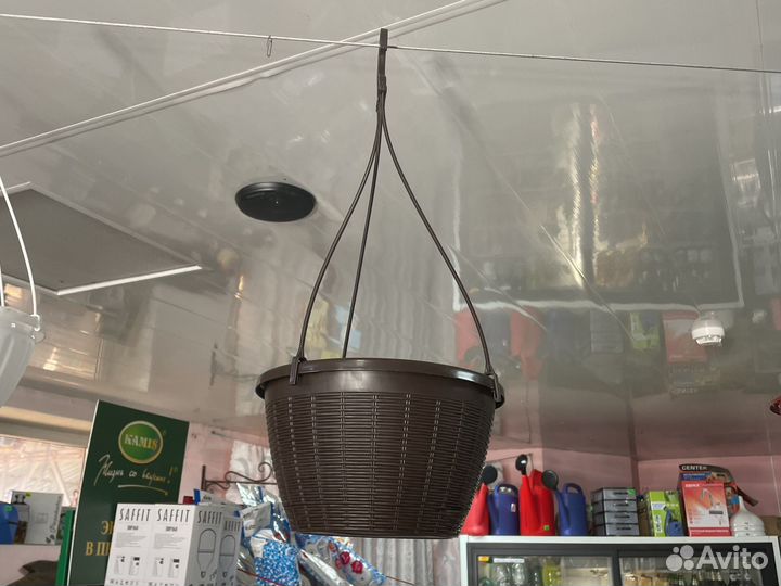 Кашпо для цветов подвесное