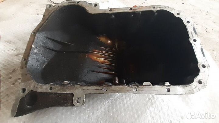 Поддон масляный двигателя Volkswagen Passat B5