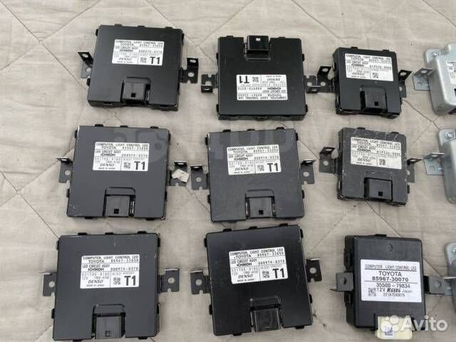 Блок управления фарой передний правый