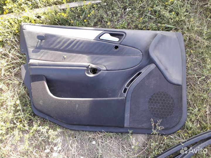 Mercedes Benz w 203 обшивка двери передняя левая