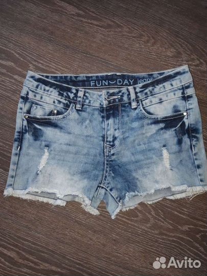 Джинсовые шорты
