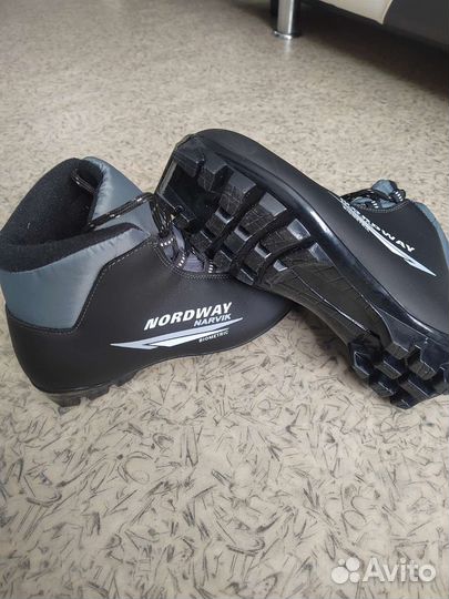 Лыжные ботинки 39 размер, новые