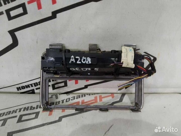 Кнопка mercedes C-class CLK-class E-class SLK-clas