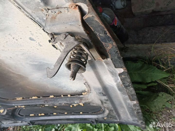 Капот газ 24