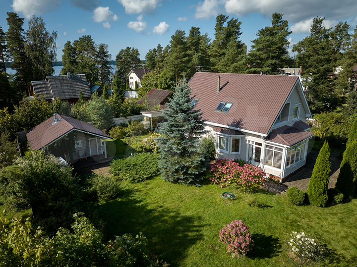 Дом 206 м² на участке 20 сот.