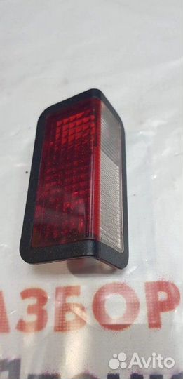 Плафон багажника Bmw X3 E83