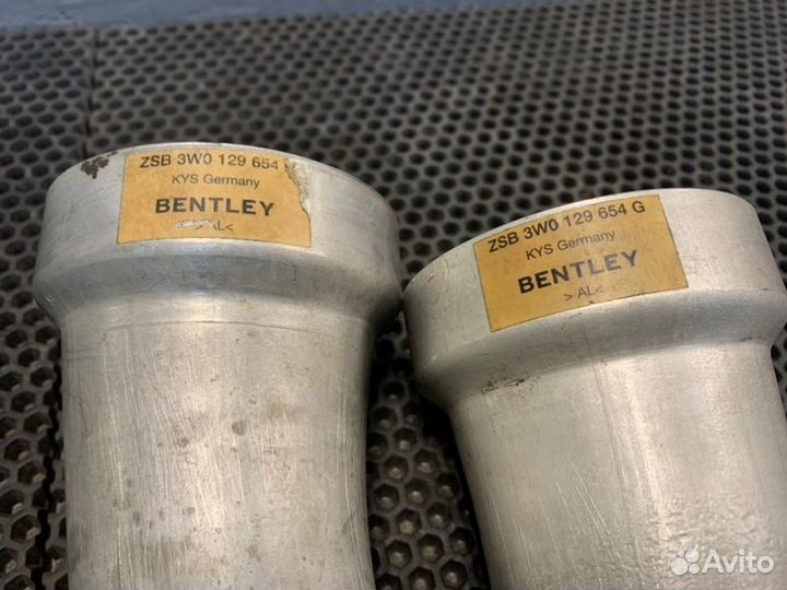 Патрубок воздушного фильтра Bentley Continental