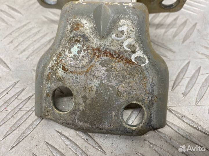 Б/У петля двери задний правый Daewoo Matiz klya