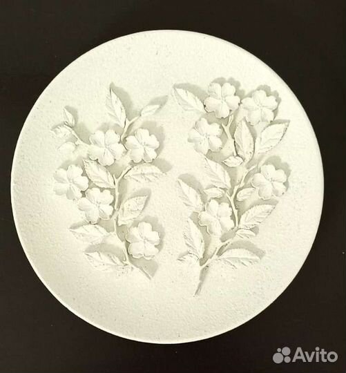 Сувенирные тарелки на подставке