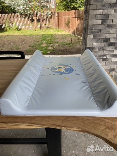 Пеленальная доска на кроватку