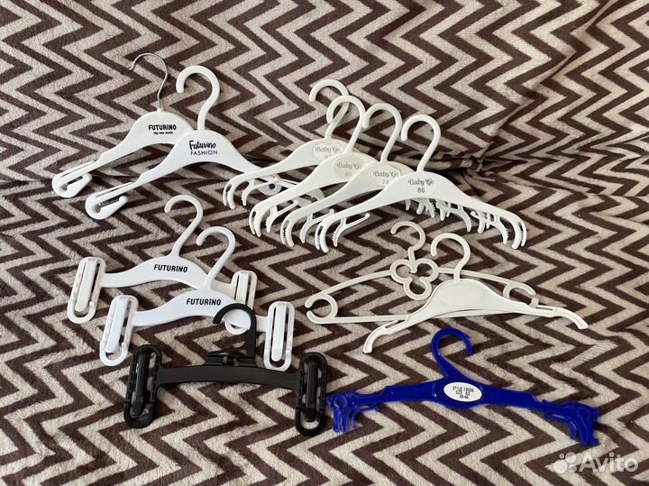 Пластиковые детские вешалки для одежды