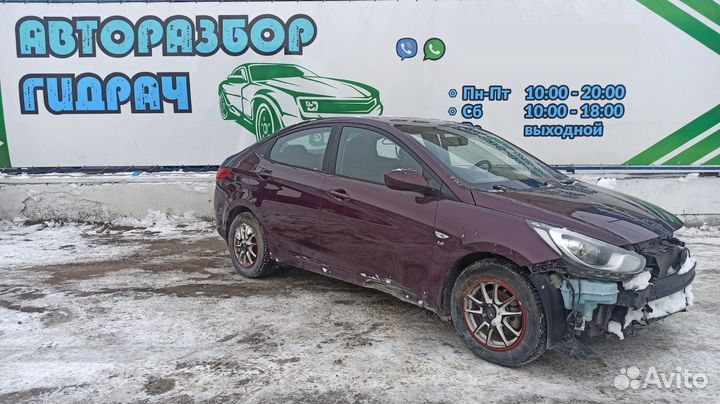 Педаль тормоза Hyundai Solaris 32800-1R210