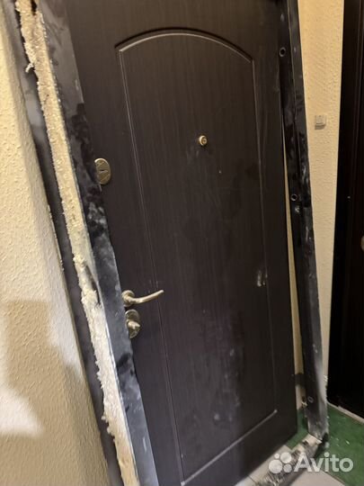Входная дверь