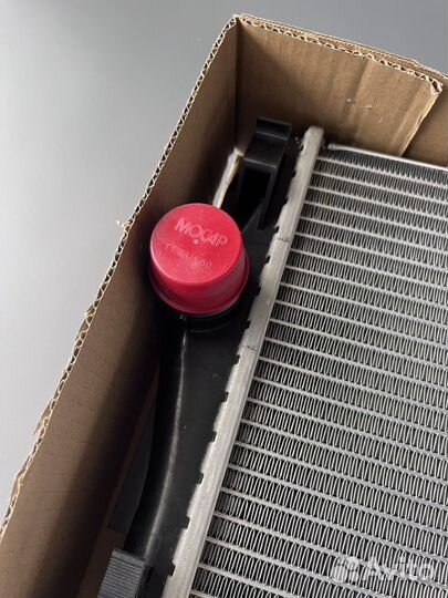 A0995003303 радиатор системы охлаждения MB