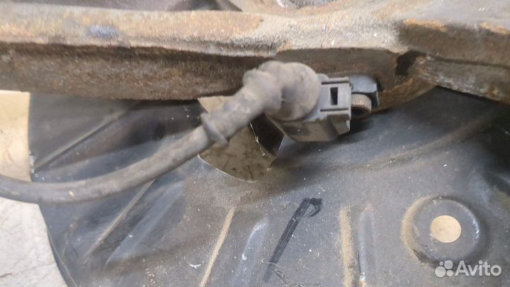 Ступица (кулак, цапфа) правая передняя Audi Q7, 2011