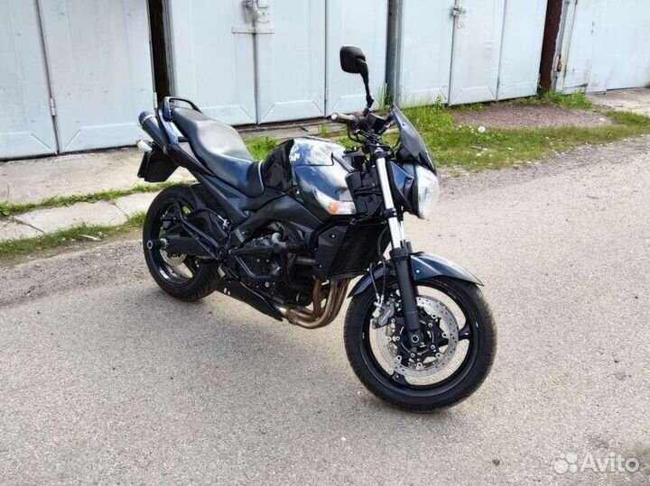 Suzuki GSR 600
