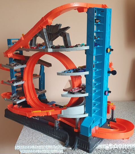 Трек Hot Wheels City HW Ultimate Garage Ftb69