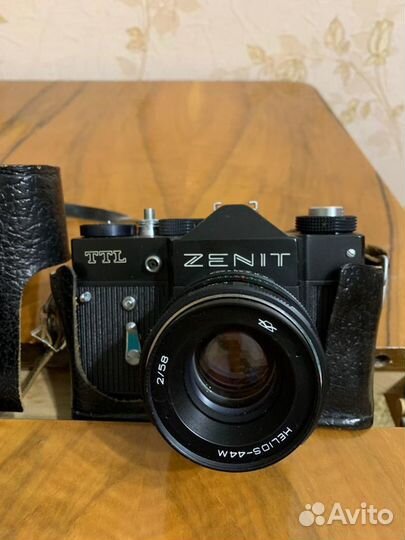 Плёночный фотоаппарат zenit