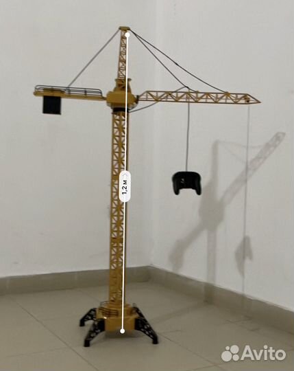 Подъемный кран игрушка