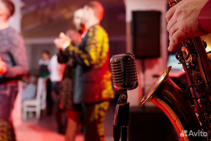 Саксофонист на мероприятие