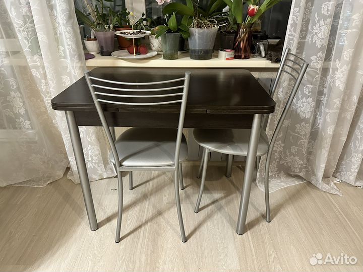 Кухонный стол со стульями бу