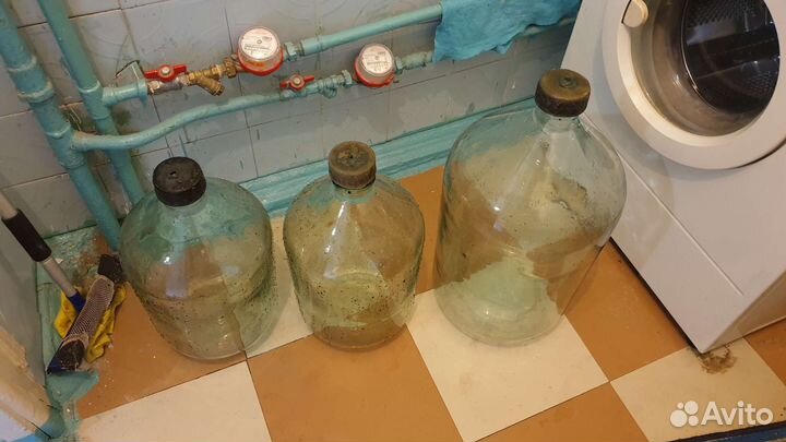 Стеклянные бутыли 20л, 10л